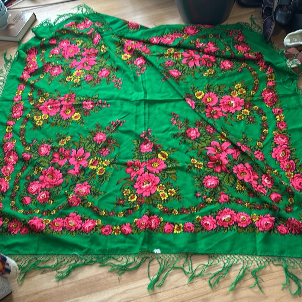Large gorgeous pink and green wool shawl scarf wrap  or cover USSR or Russia - Picture 6 of 10
